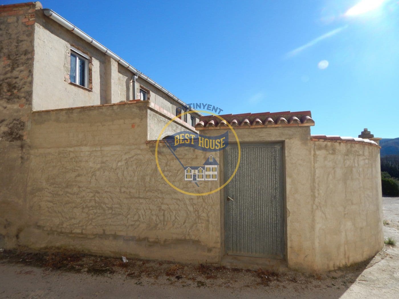 3 soveværelse Villa til salg i Ontinyent med garage - € 70.000 (Ref: 6192358)