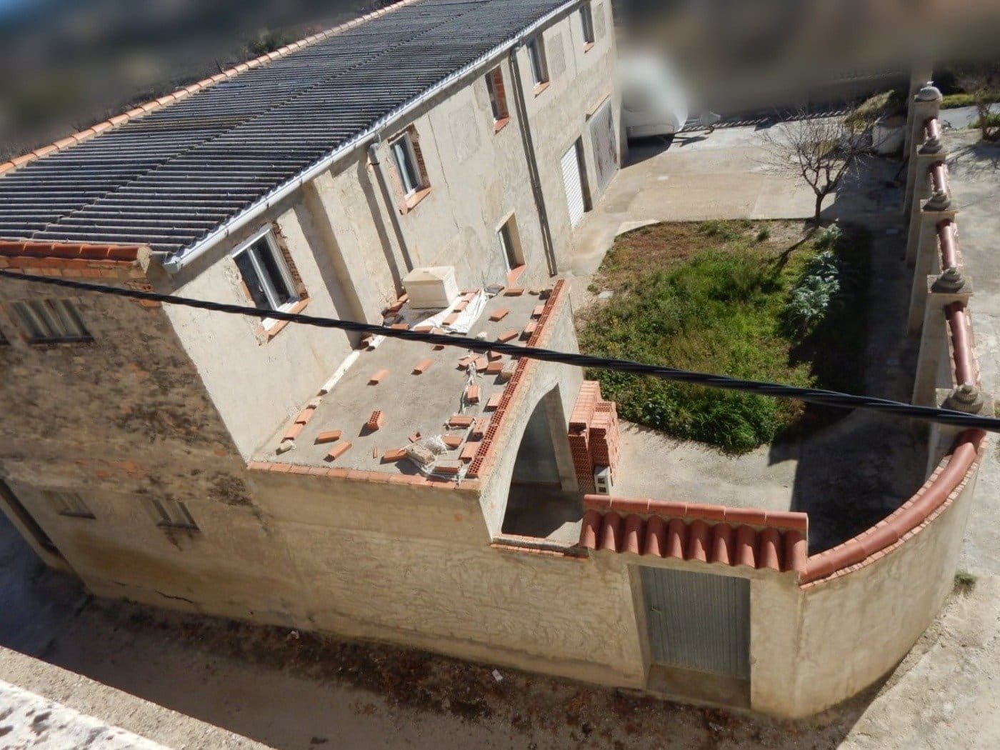 3 soveværelse Villa til salg i Ontinyent med garage - € 70.000 (Ref: 6192358)