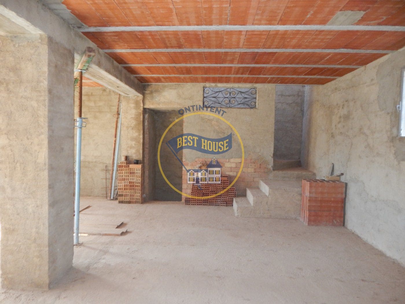 3 soveværelse Villa til salg i Ontinyent med garage - € 70.000 (Ref: 6192358)