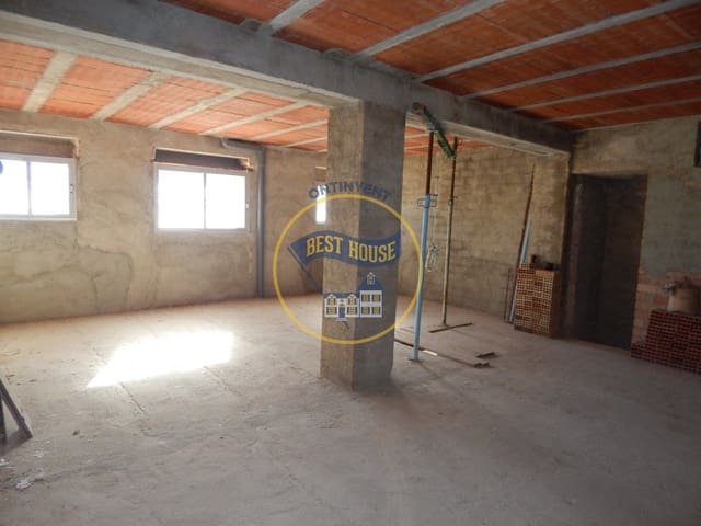 3 soveværelse Villa til salg i Ontinyent med garage - € 70.000 (Ref: 6192358)