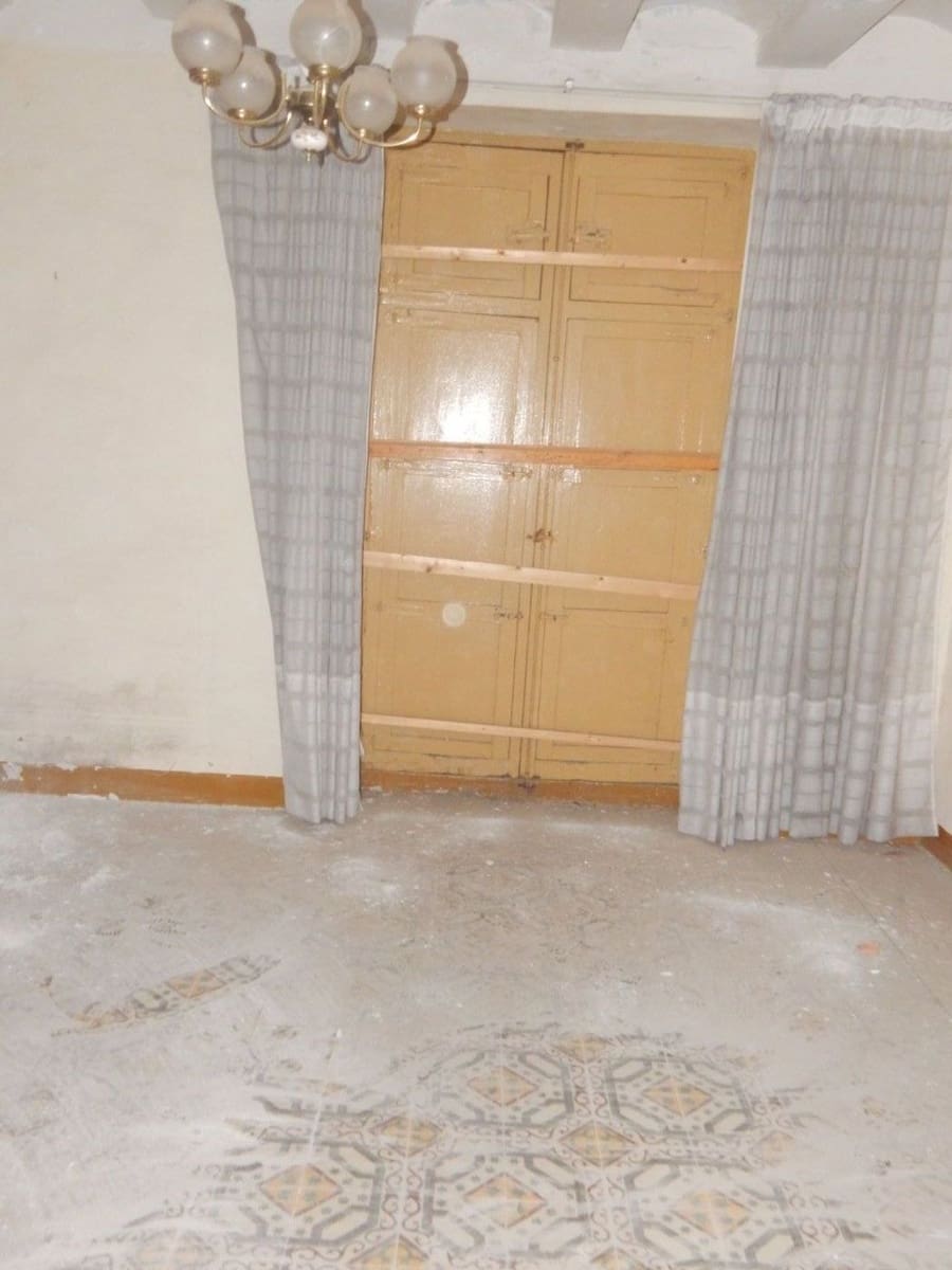 5 bedroom Townhouse for sale in Ontinyent - € 85,000 (Ref: 6192410)