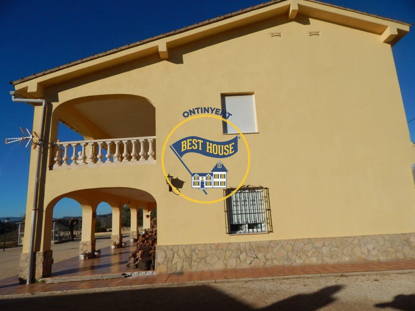 4 bedroom Villa for sale in Agullent - € 280,000 (Ref: 6192411)