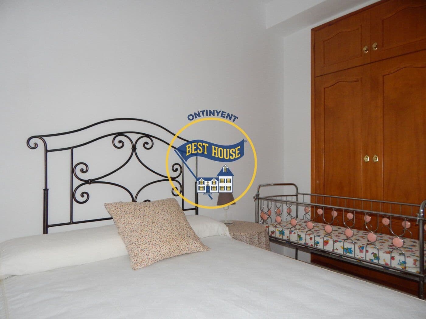 4 bedroom Villa for sale in Agullent - € 280,000 (Ref: 6192411)