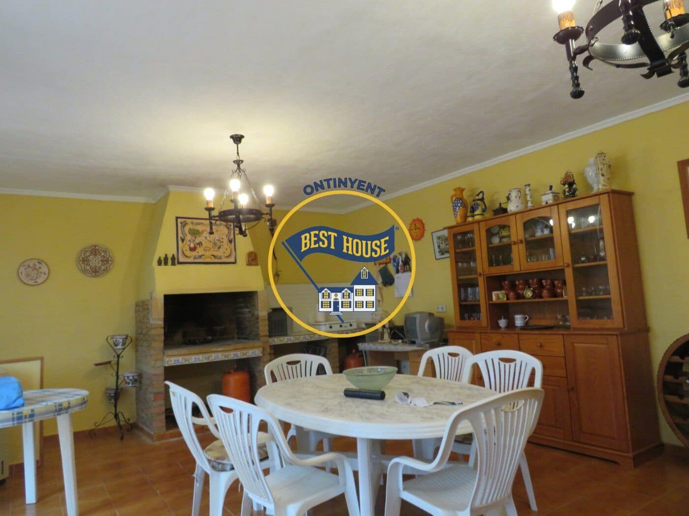 4 bedroom Villa for sale in Agullent - € 280,000 (Ref: 6192411)