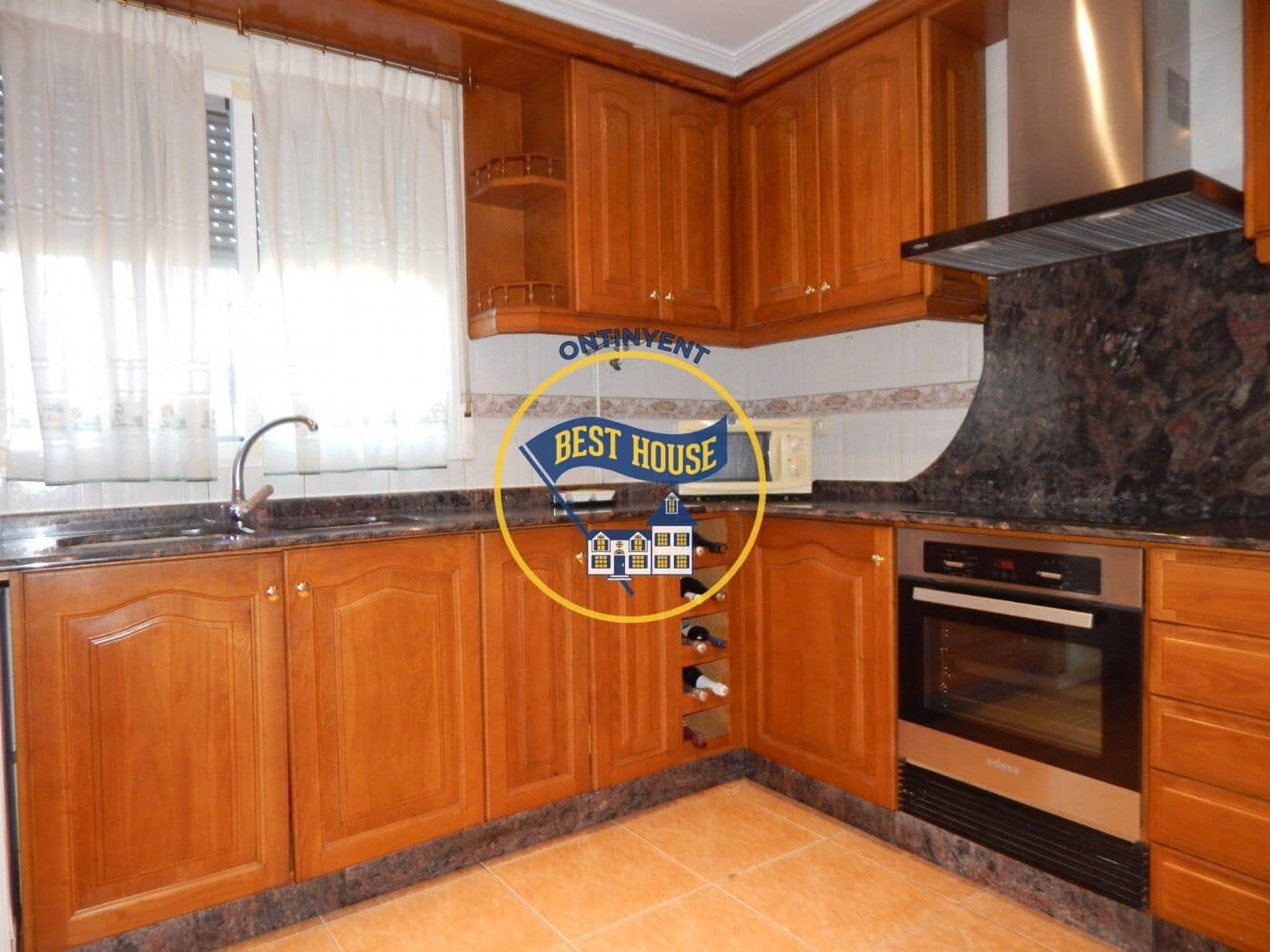 4 bedroom Villa for sale in Agullent - € 280,000 (Ref: 6192411)