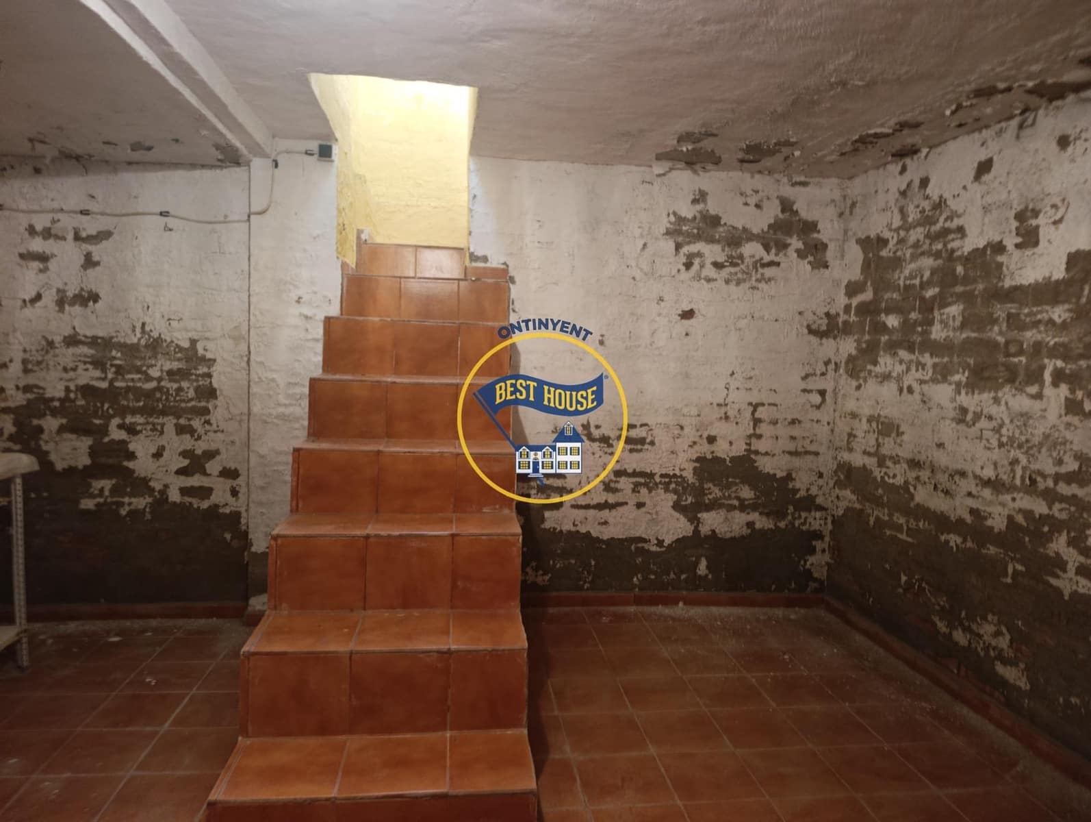 4 bedroom Villa for sale in Agullent - € 280,000 (Ref: 6192411)