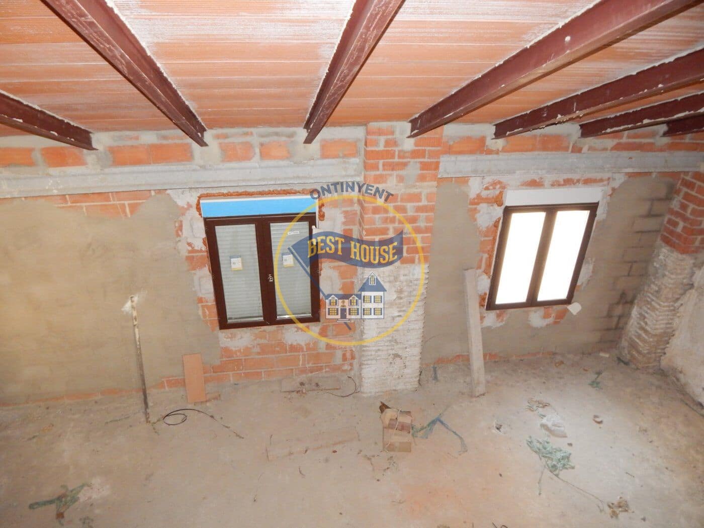 4 soveværelse Byhus til salg i Ontinyent - € 42.000 (Ref: 6192431)