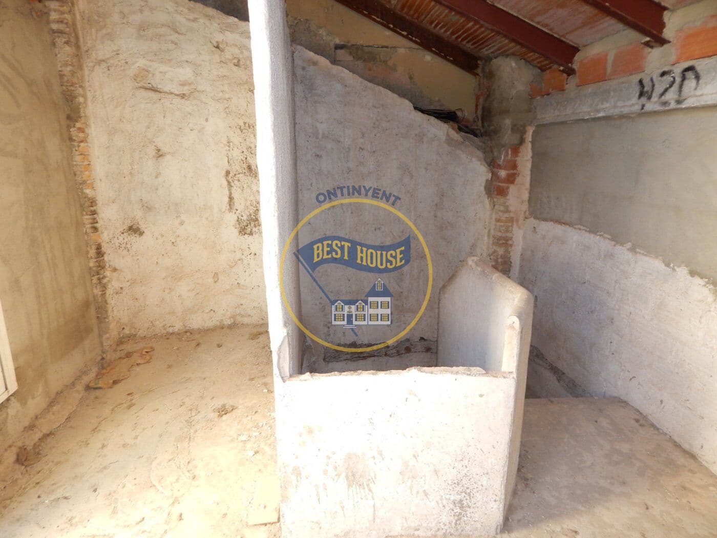 4 soveværelse Byhus til salg i Ontinyent - € 42.000 (Ref: 6192431)