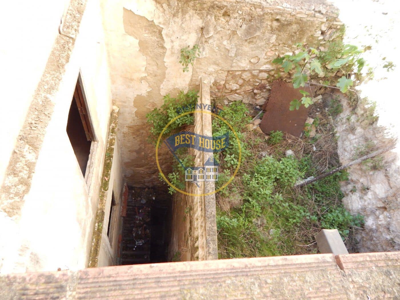 4 soveværelse Byhus til salg i Ontinyent - € 42.000 (Ref: 6192431)