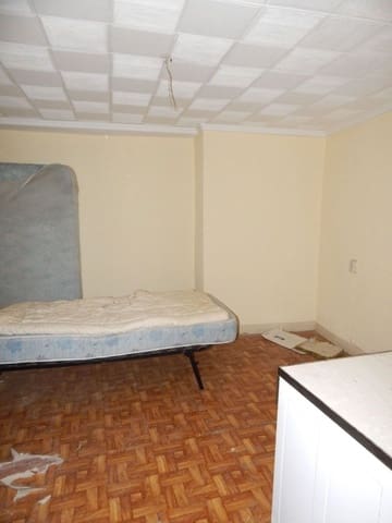 8 bedroom Townhouse for sale in Ontinyent - € 90,000 (Ref: 6192432)