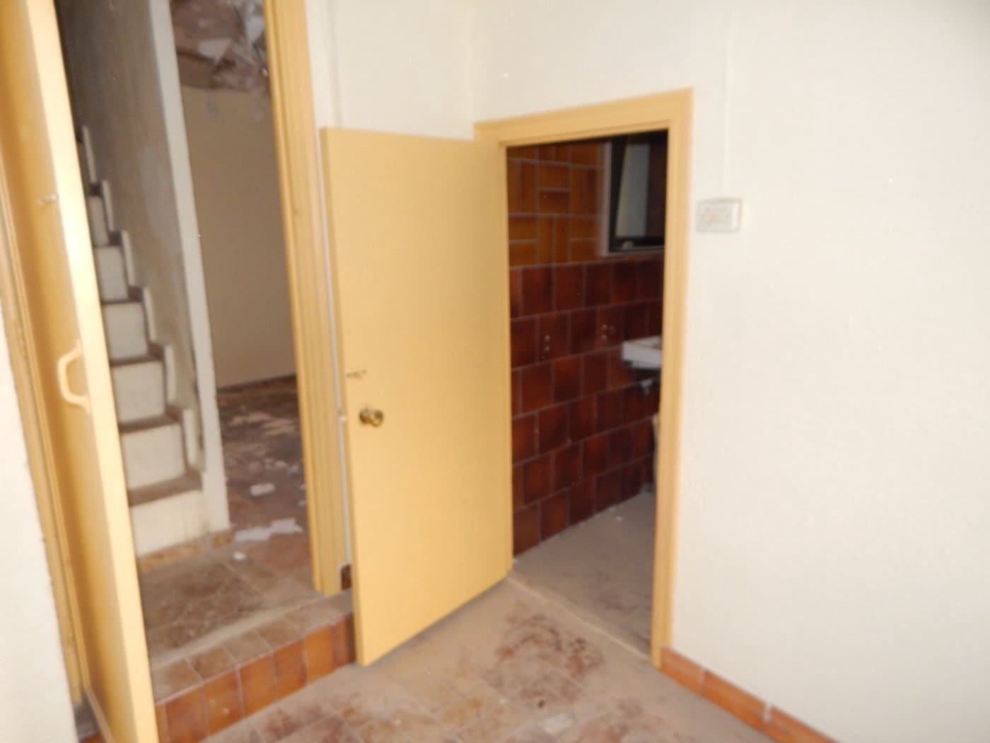 8 soveværelse Byhus til salg i Ontinyent - € 90.000 (Ref: 6192432)