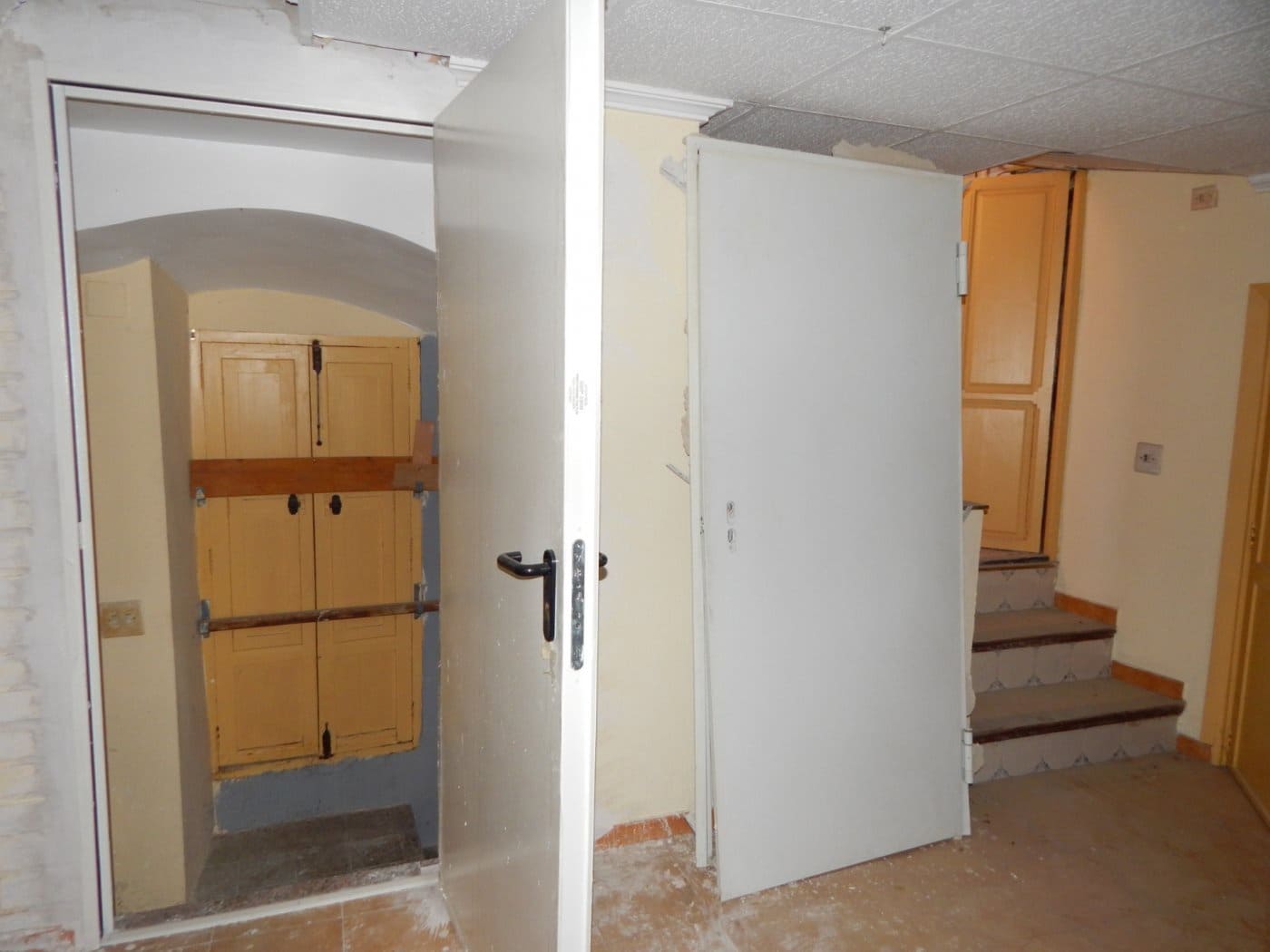 8 soveværelse Byhus til salg i Ontinyent - € 90.000 (Ref: 6192432)