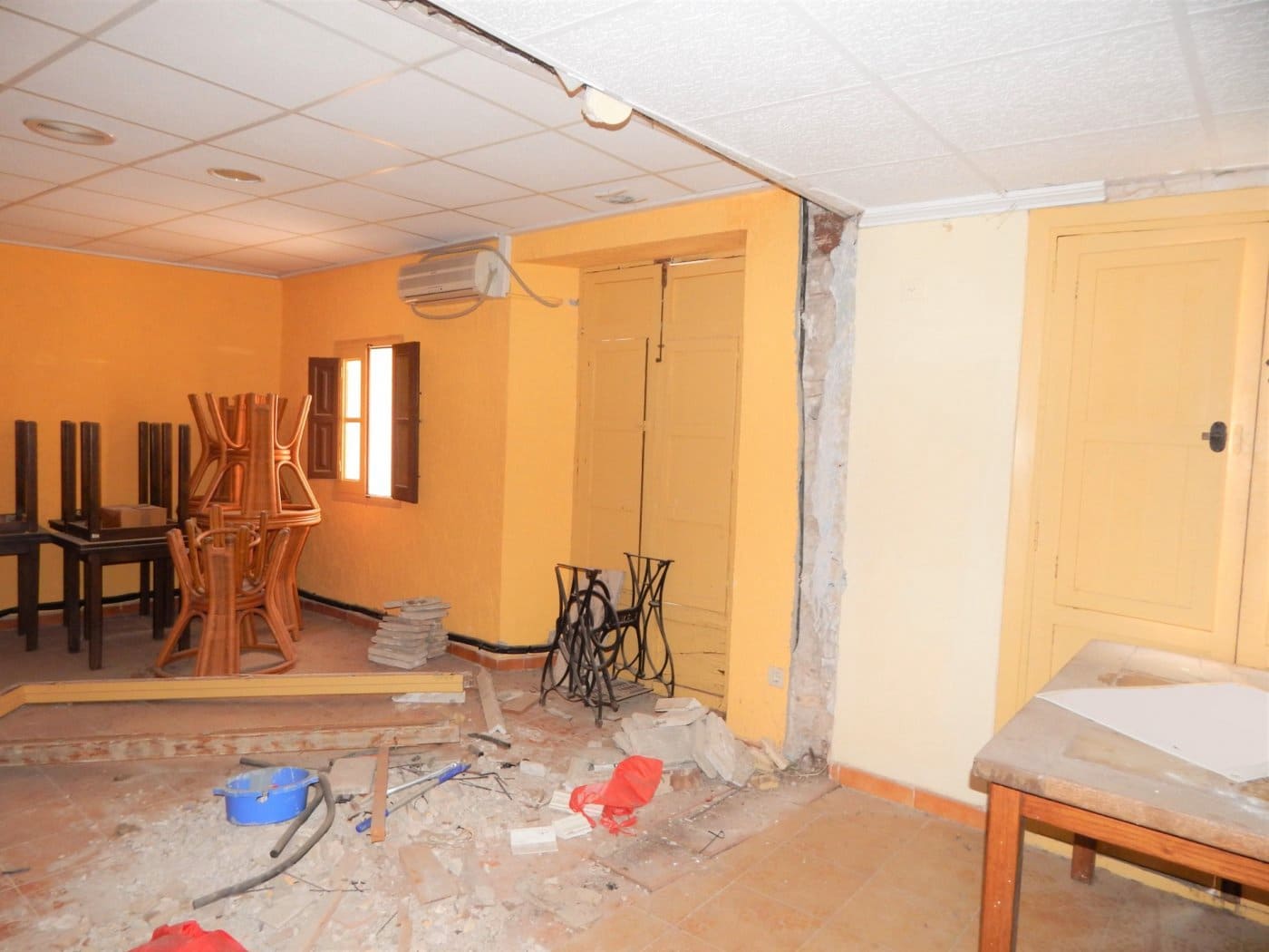 8 soveværelse Byhus til salg i Ontinyent - € 90.000 (Ref: 6192432)