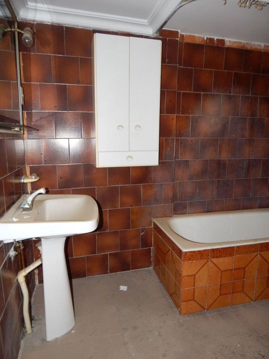 8 soveværelse Byhus til salg i Ontinyent - € 90.000 (Ref: 6192432)