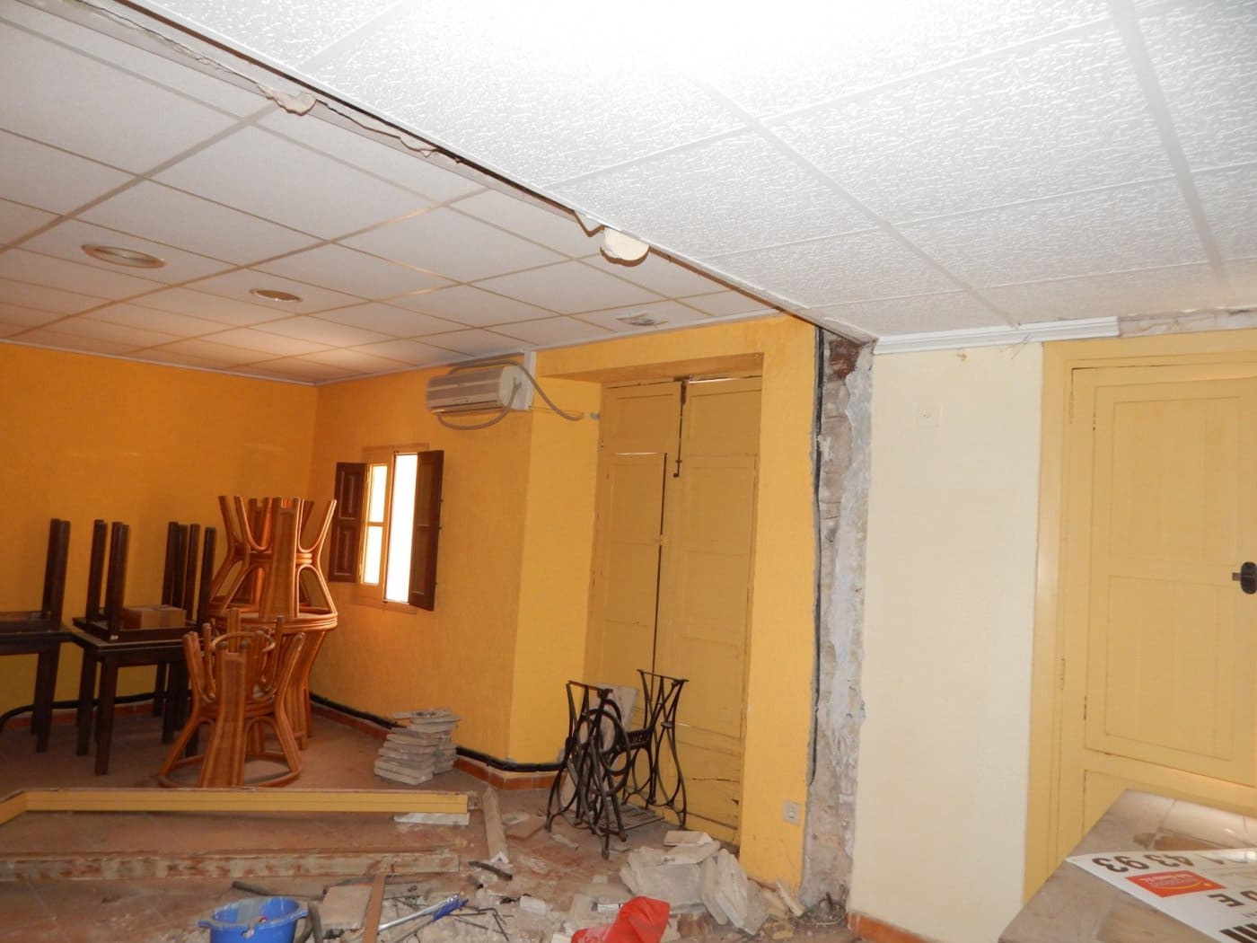 8 soveværelse Byhus til salg i Ontinyent - € 90.000 (Ref: 6192432)