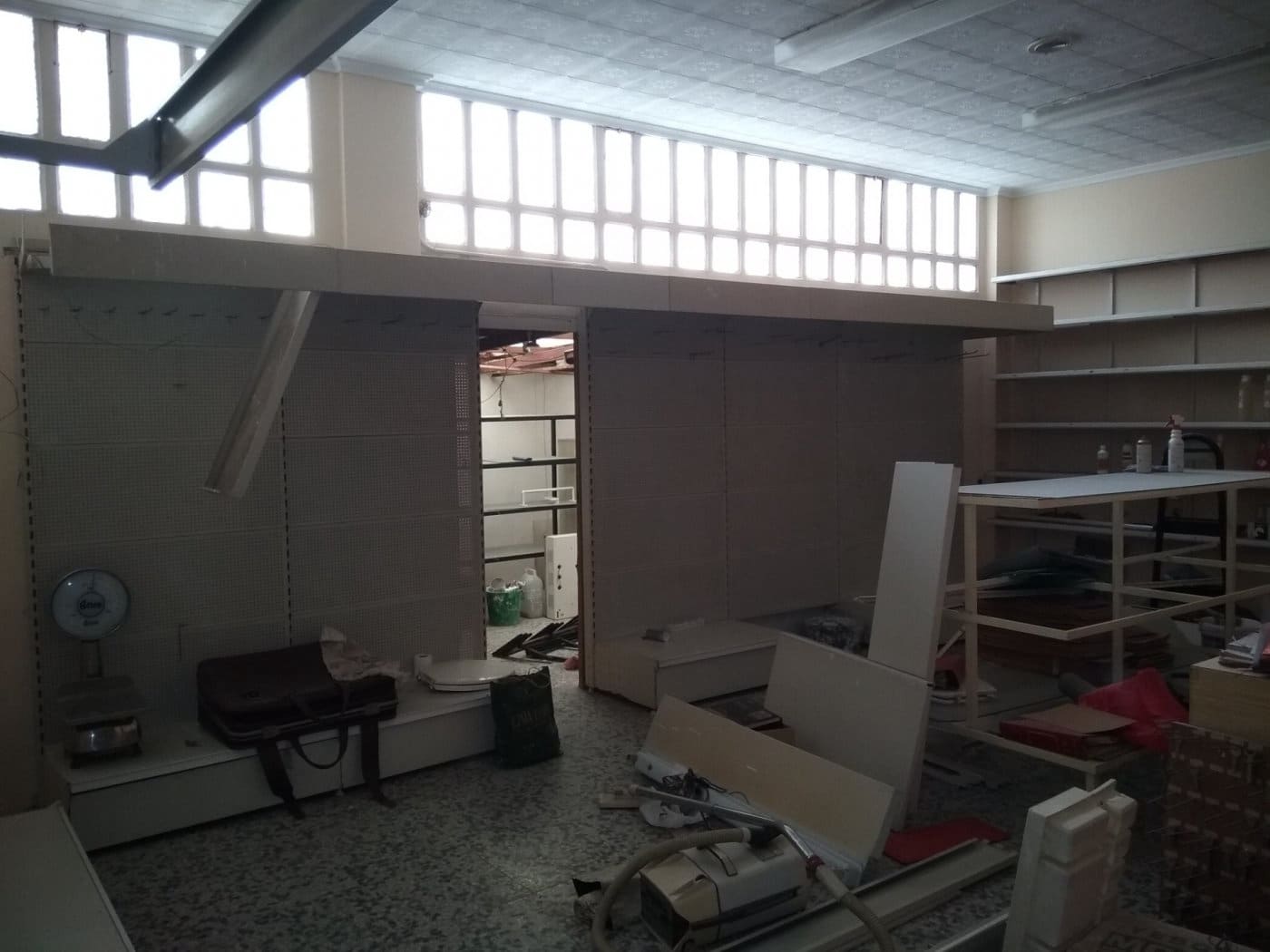 Commercial for rent in Ontinyent - € 550 (Ref: 6255946)