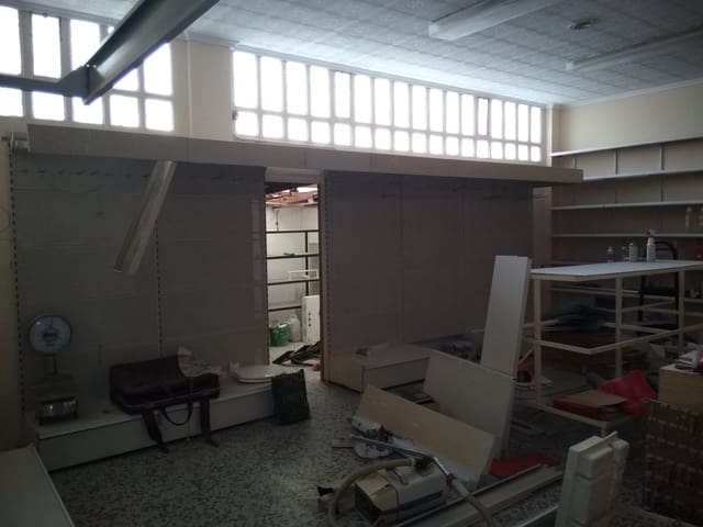 Kommersiell att hyra i Ontinyent - 550 € (Ref: 6255946)
