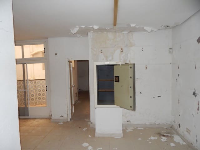 1 bedroom Commercial for sale in Ontinyent - € 38,000 (Ref: 6291579)