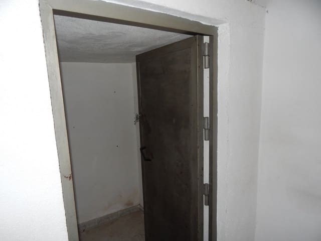 1 bedroom Commercial for sale in Ontinyent - € 38,000 (Ref: 6291579)