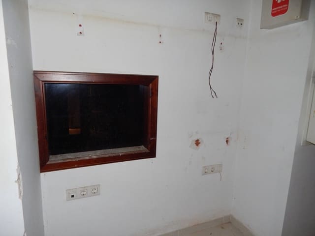 1 bedroom Commercial for sale in Ontinyent - € 38,000 (Ref: 6291579)