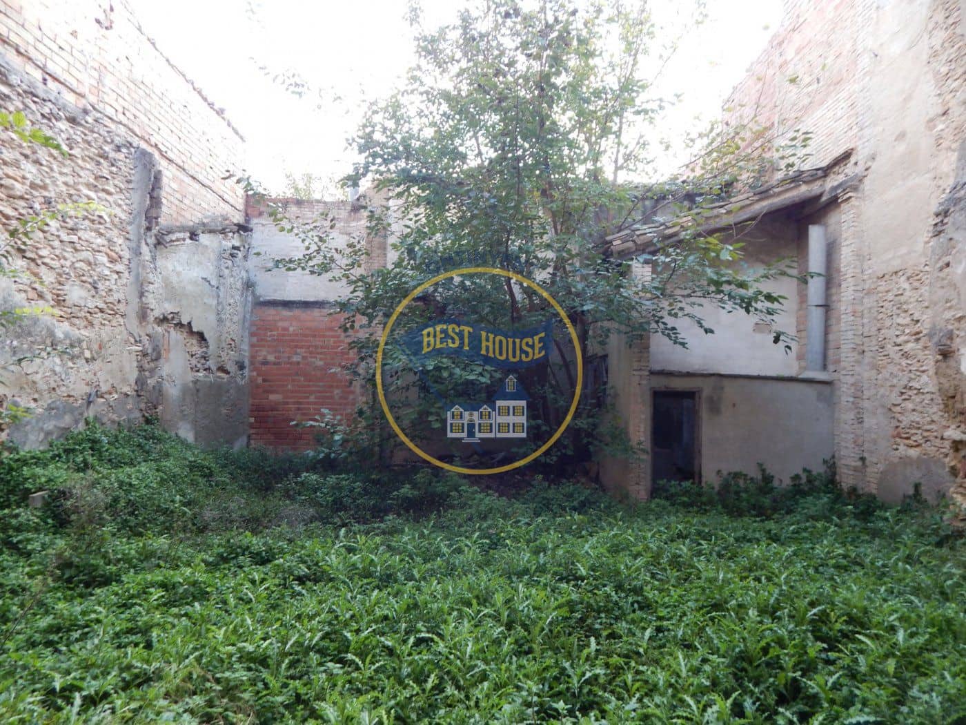 Villa til salgs i L'Olleria - € 45 000 (Ref: 6422665)