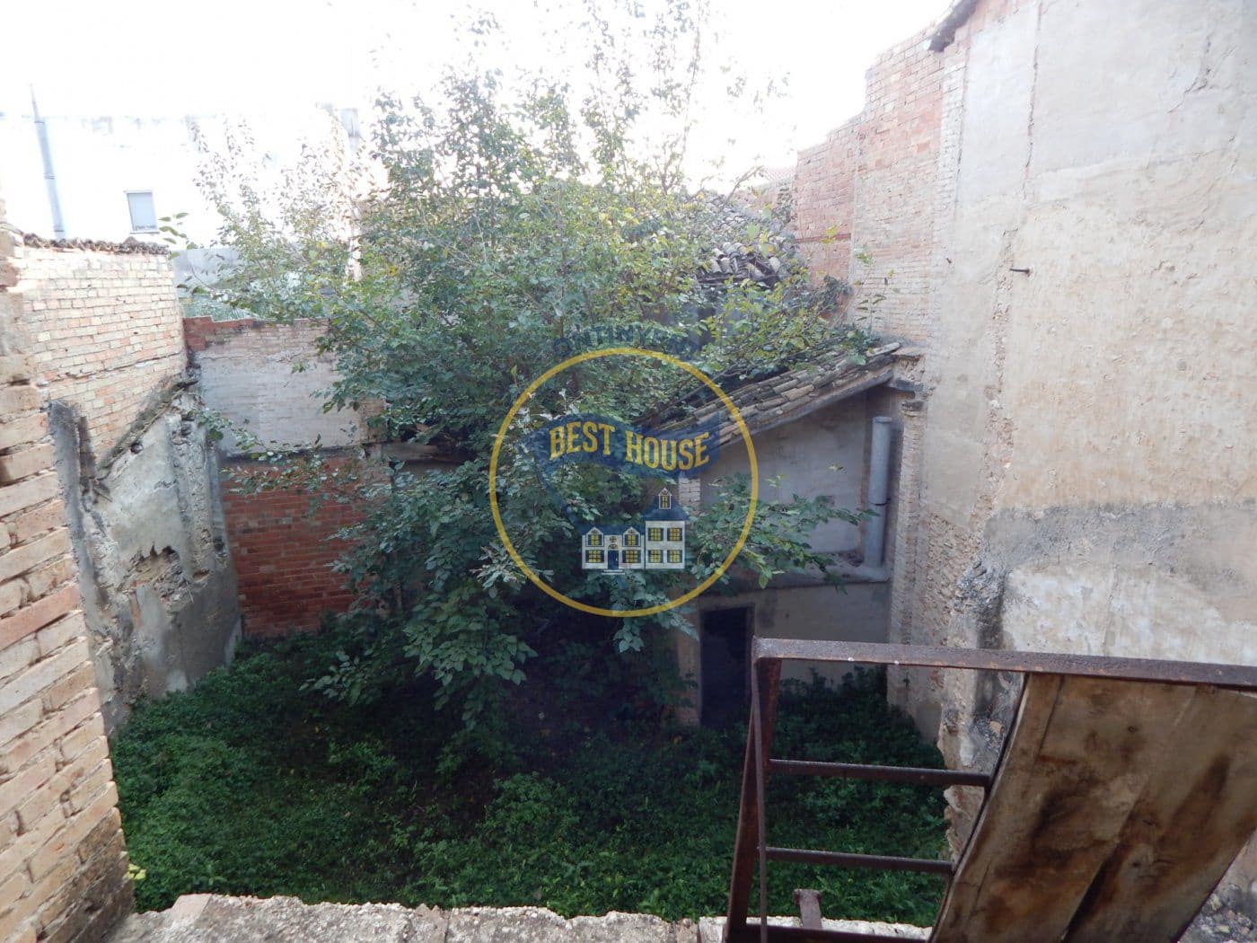 Villa til salgs i L'Olleria - € 45 000 (Ref: 6422665)