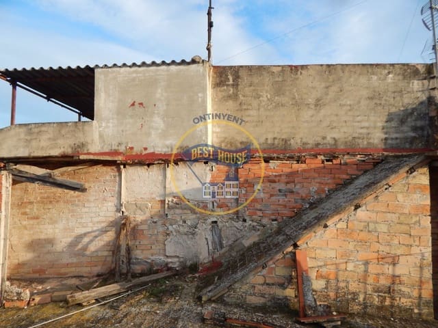 Villa til salgs i L'Olleria - € 45 000 (Ref: 6422665)