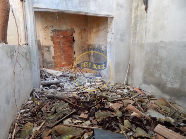 Villa til salgs i L'Olleria - € 45 000 (Ref: 6422665)