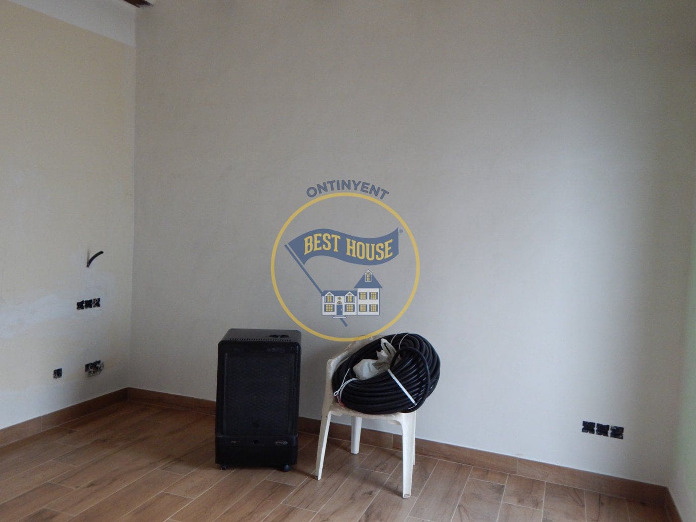 7 soveværelse Byhus til salg i Agullent - € 185.000 (Ref: 6661446)