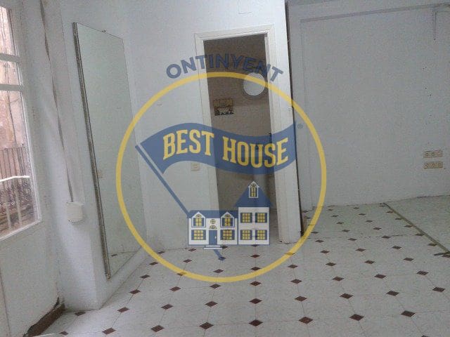 Commercial for sale in Ontinyent - € 90,000 (Ref: 6815894)