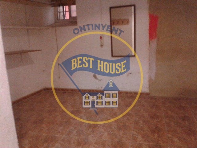 Commercial for sale in Ontinyent - € 90,000 (Ref: 6815894)