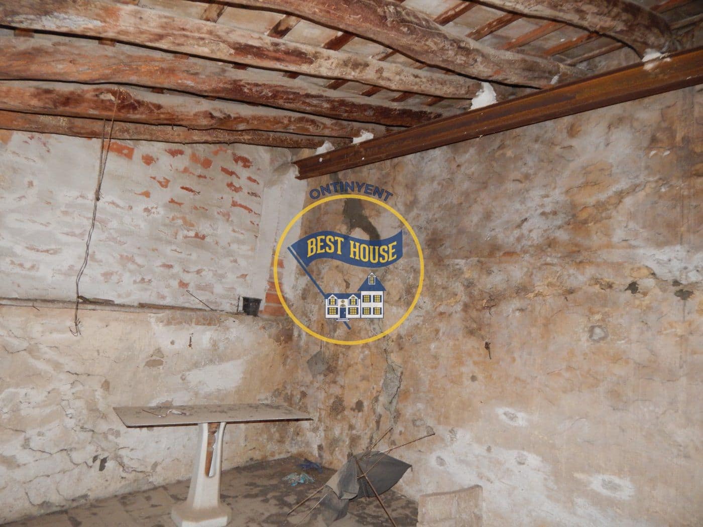 7 soverom Hus til salgs i Bocairent - € 98 000 (Ref: 6927813)