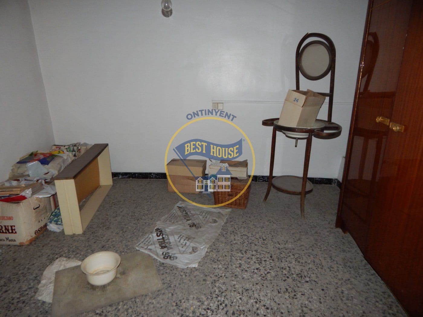 7 soveværelse Byhus til salg i Ontinyent - € 77.000 (Ref: 6940390)