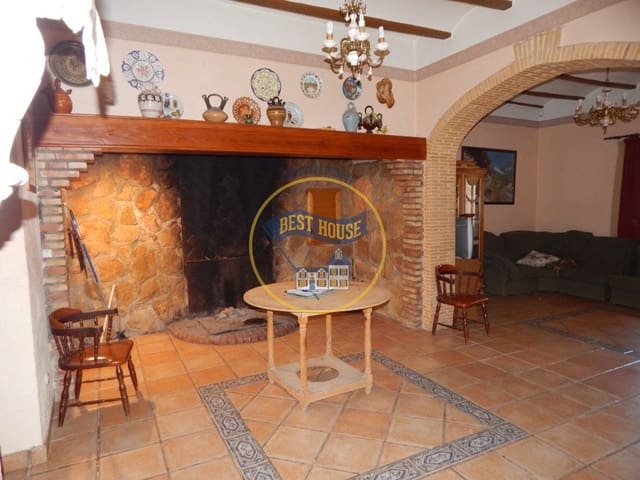 3 sypialnia Willa na sprzedaż w Ontinyent z basenem garażem - 800 000 € (Ref: 7038926)