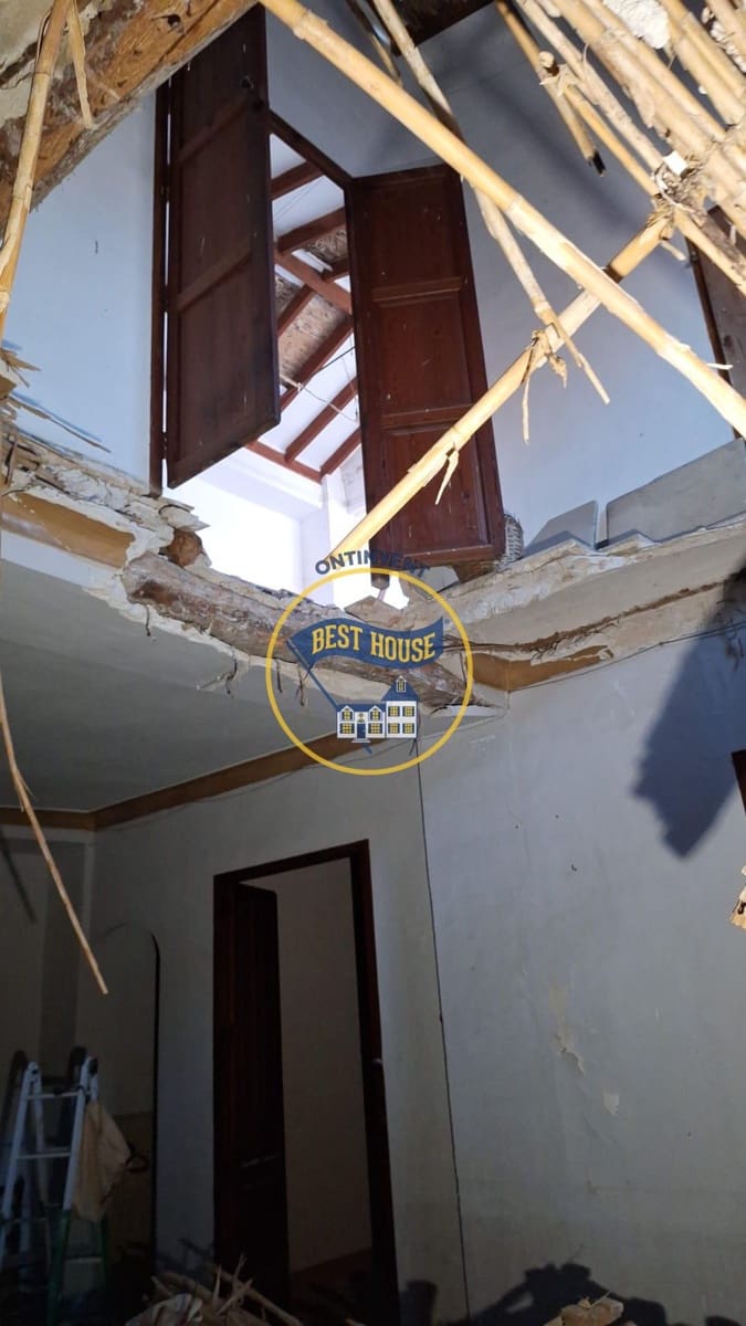 4 bedroom Townhouse for sale in Aielo de Malferit - € 40,000 (Ref: 7345653)