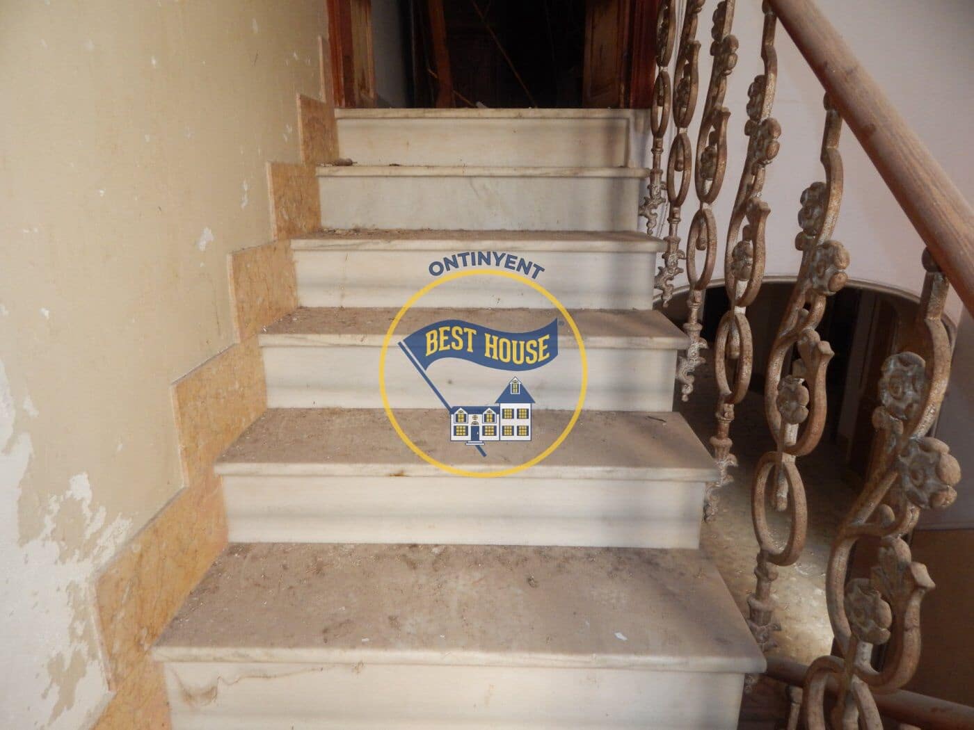 4 bedroom Townhouse for sale in Aielo de Malferit - € 40,000 (Ref: 7345653)