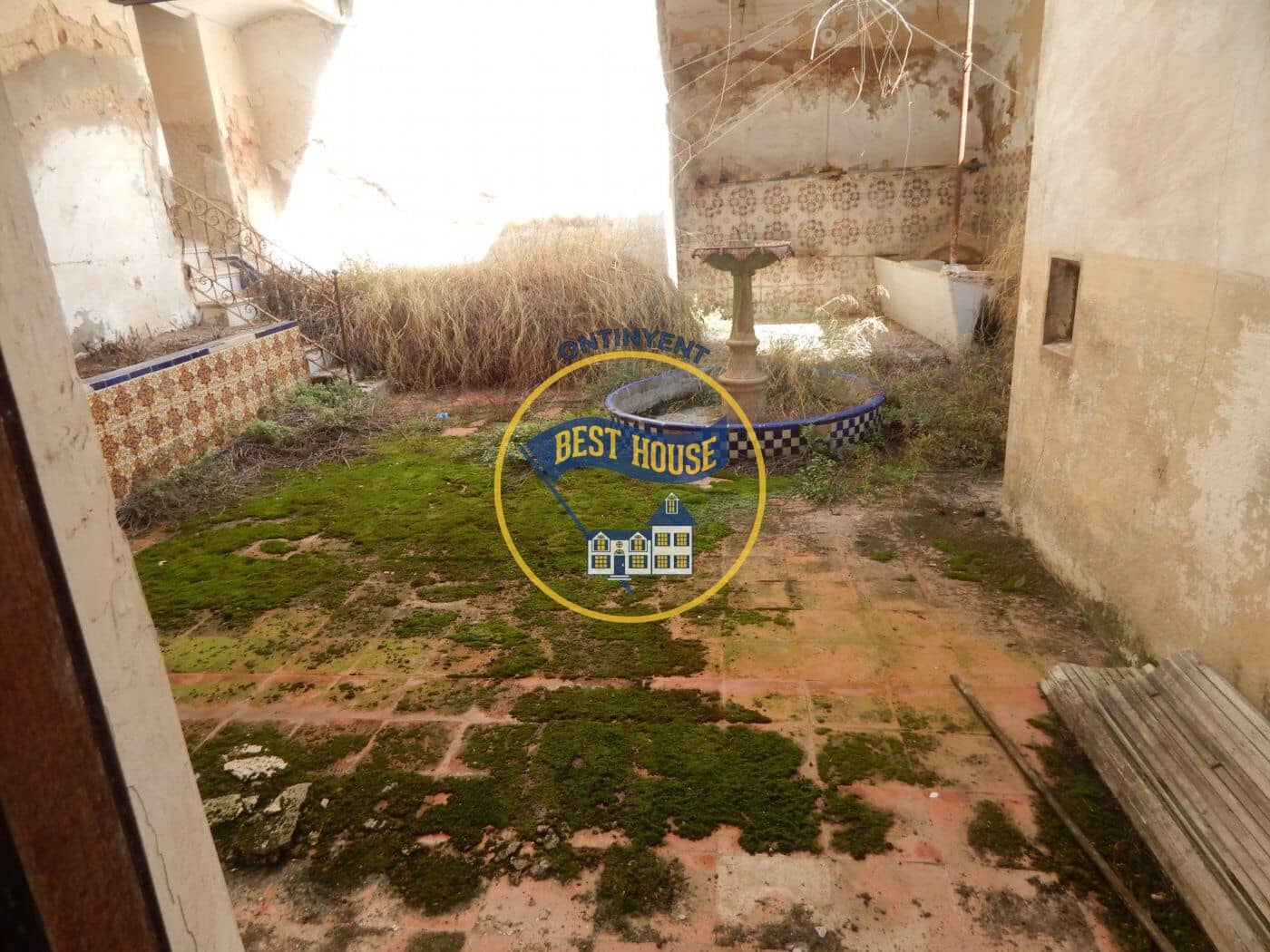 4 bedroom Townhouse for sale in Aielo de Malferit - € 40,000 (Ref: 7345653)
