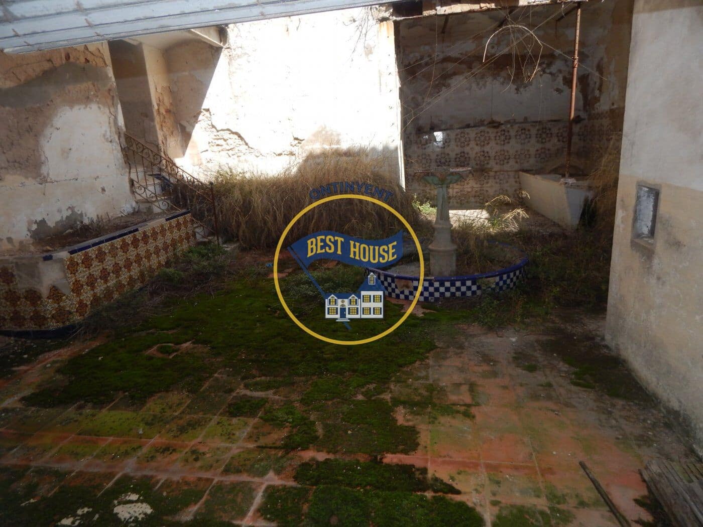 4 bedroom Townhouse for sale in Aielo de Malferit - € 40,000 (Ref: 7345653)
