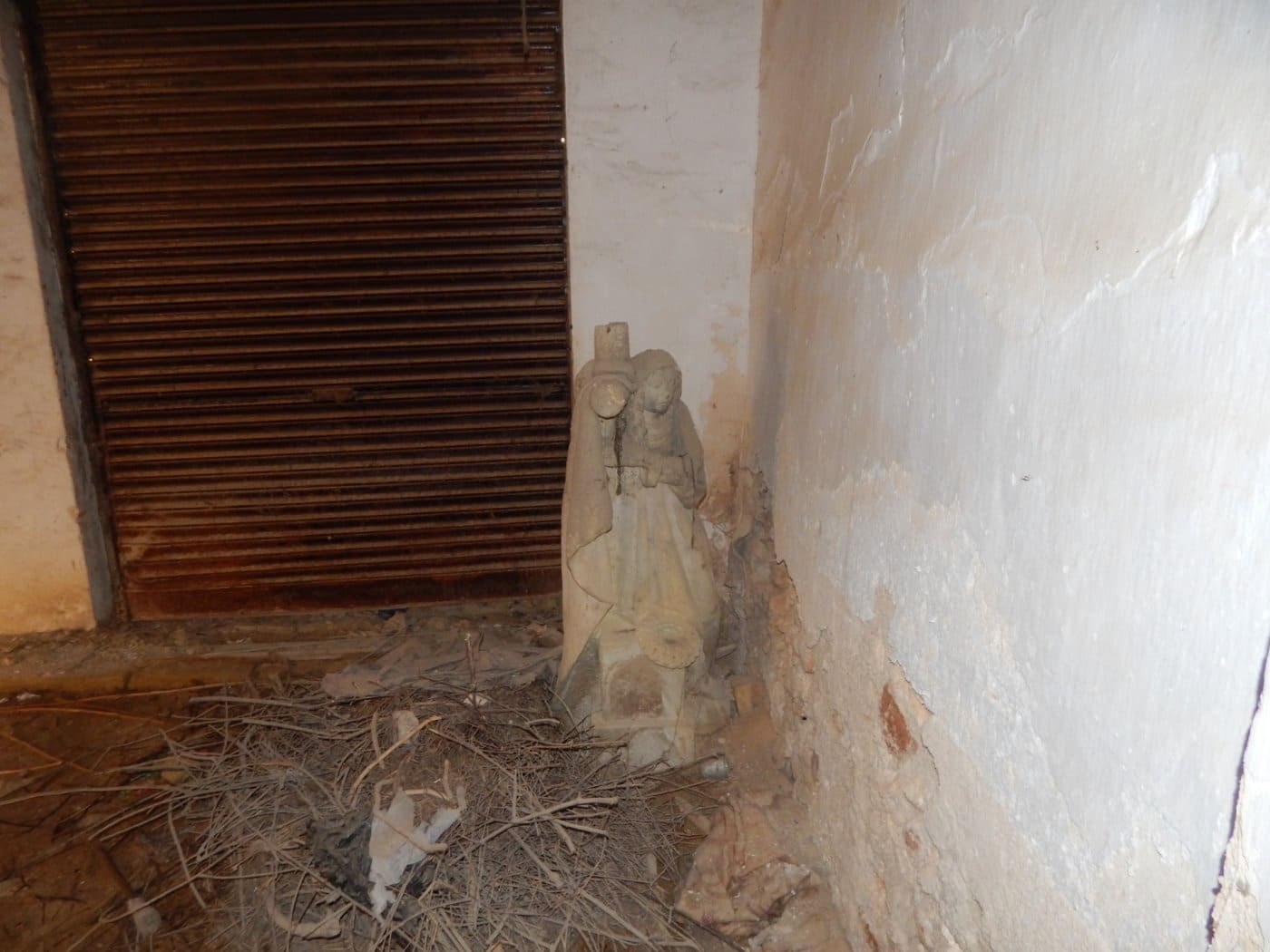 4 bedroom Townhouse for sale in Aielo de Malferit - € 40,000 (Ref: 7345653)