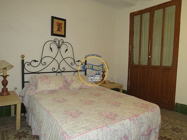 7 makuuhuone Omakotitalo myytävänä paikassa Bocairent - 57 000 € (Ref: 7557391)