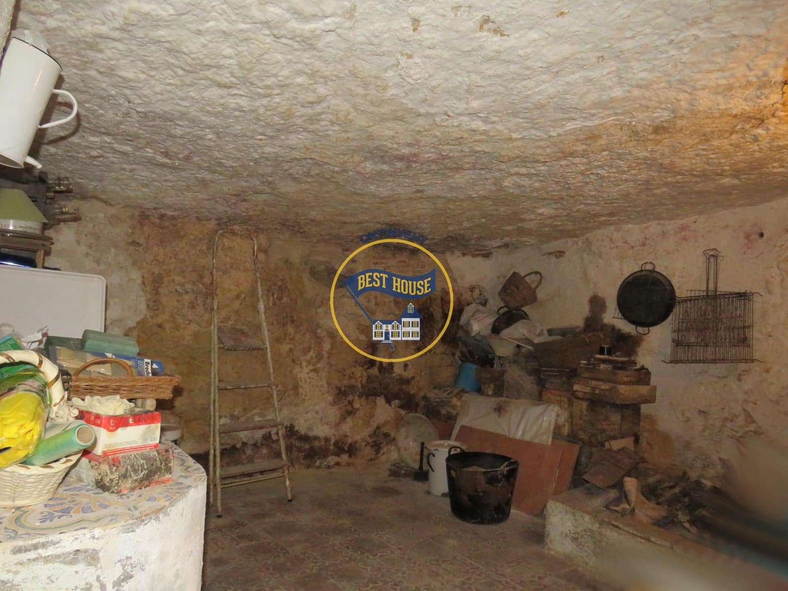 7 soveværelse Byhus til salg i Bocairent - € 57.000 (Ref: 7557391)