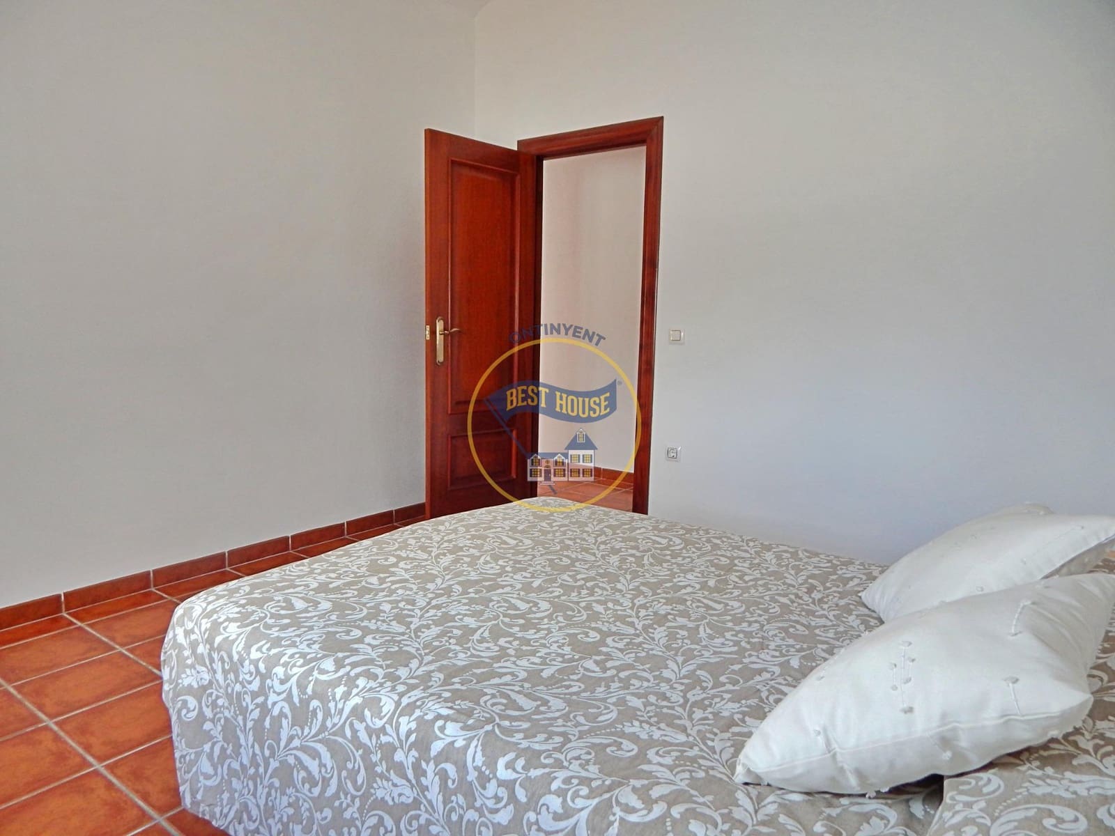 4 bedroom Villa for sale in Llutxent with pool - € 205,000 (Ref: 7790185)