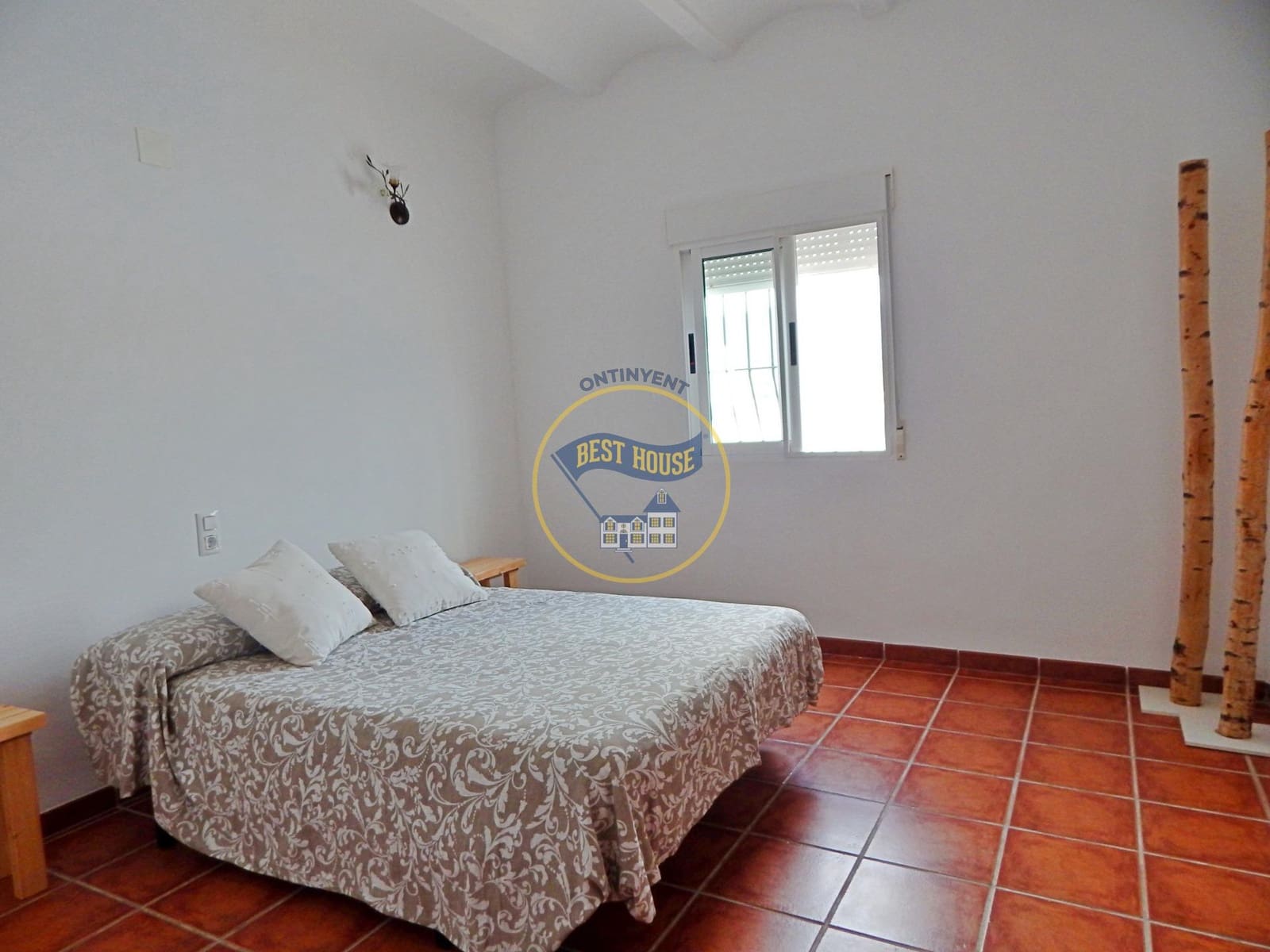 4 bedroom Villa for sale in Llutxent with pool - € 205,000 (Ref: 7790185)