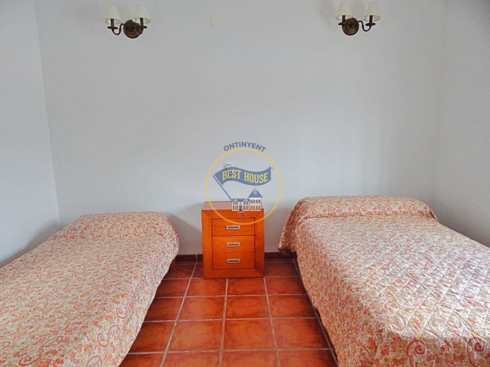 4 bedroom Villa for sale in Llutxent with pool - € 205,000 (Ref: 7790185)