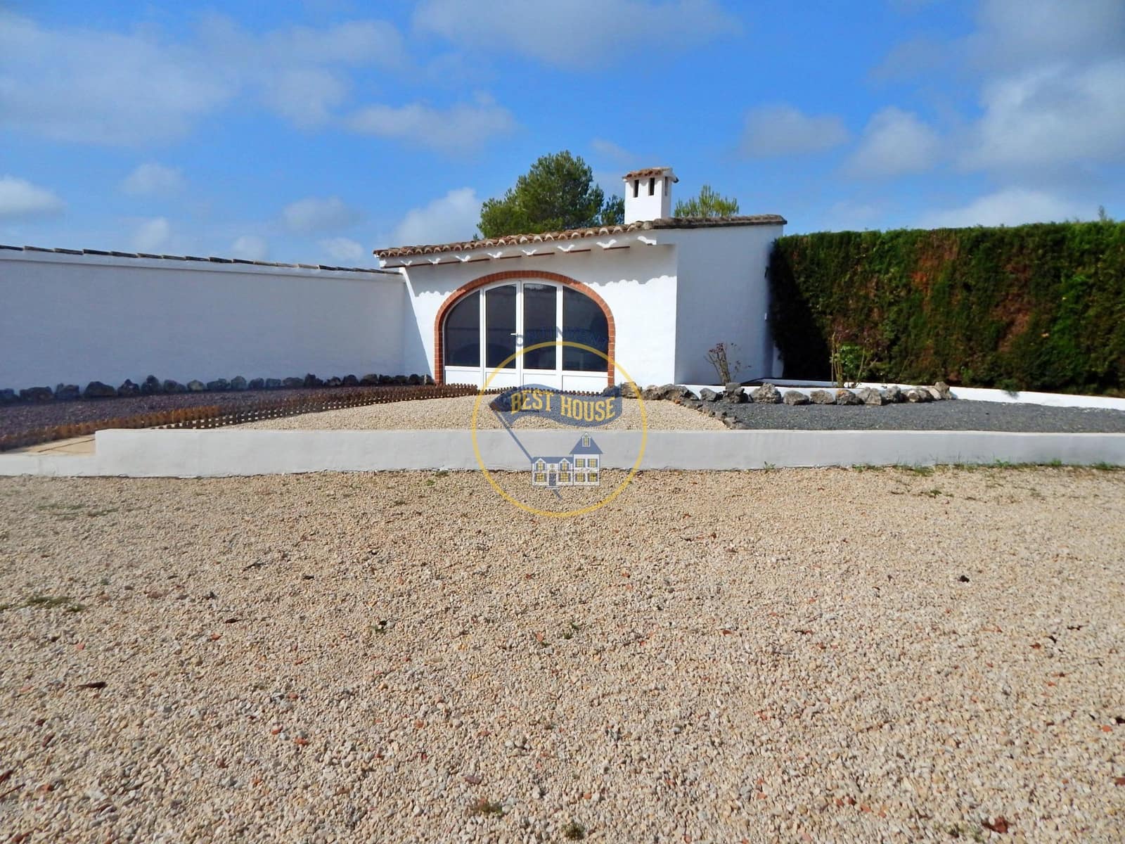 4 bedroom Villa for sale in Llutxent with pool - € 205,000 (Ref: 7790185)