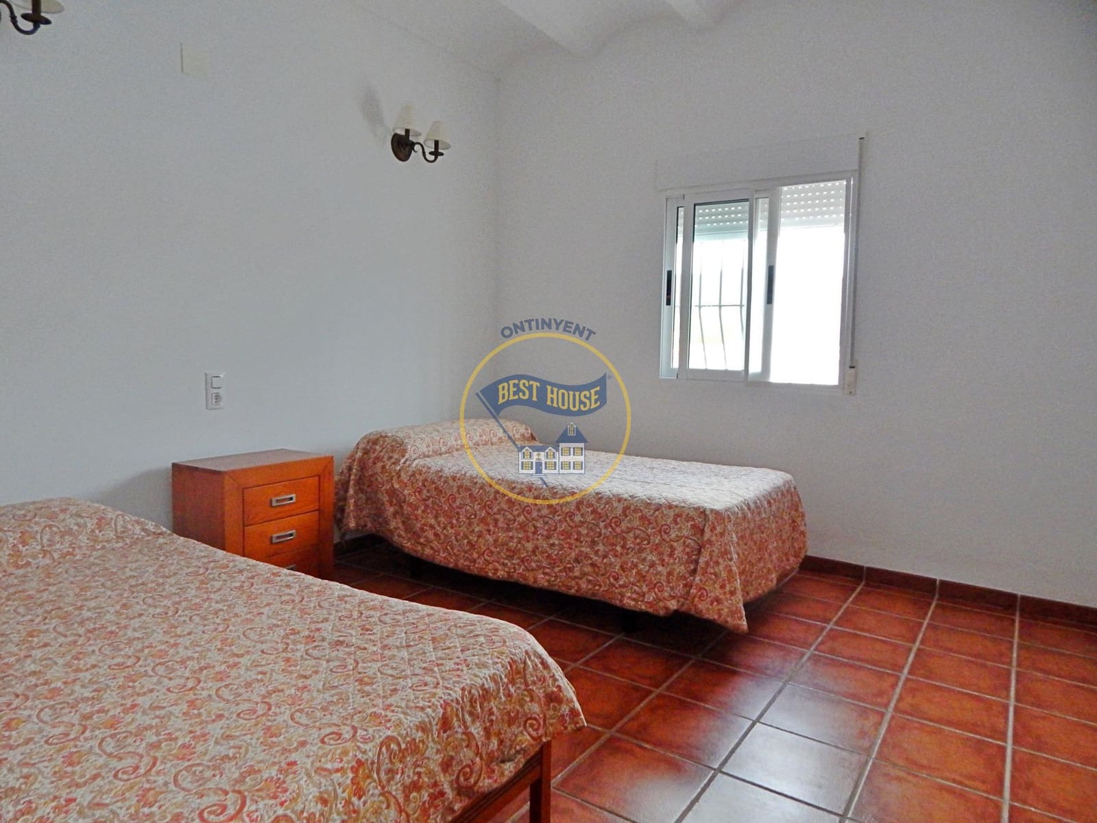 4 bedroom Villa for sale in Llutxent with pool - € 205,000 (Ref: 7790185)