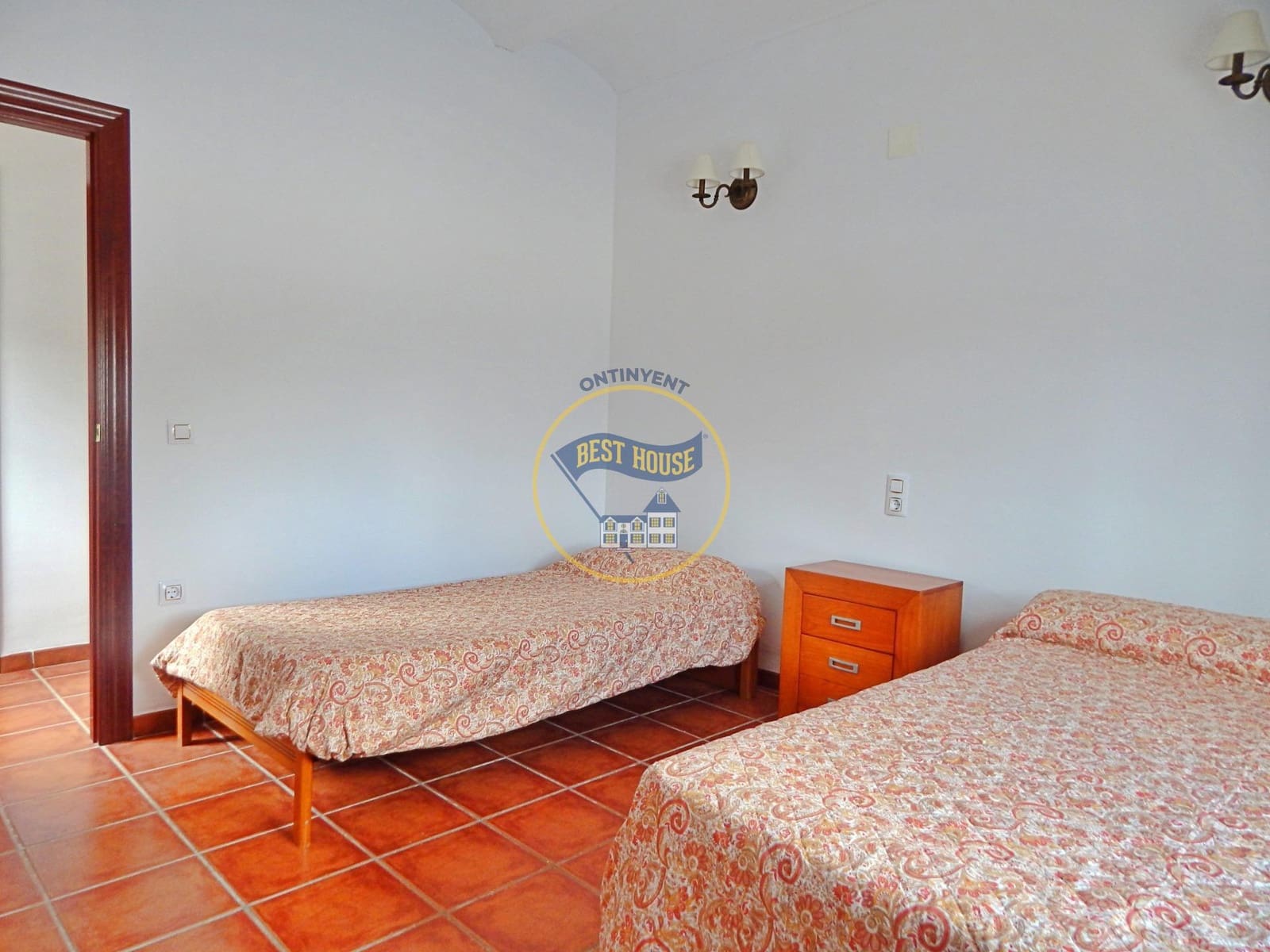 4 bedroom Villa for sale in Llutxent with pool - € 205,000 (Ref: 7790185)