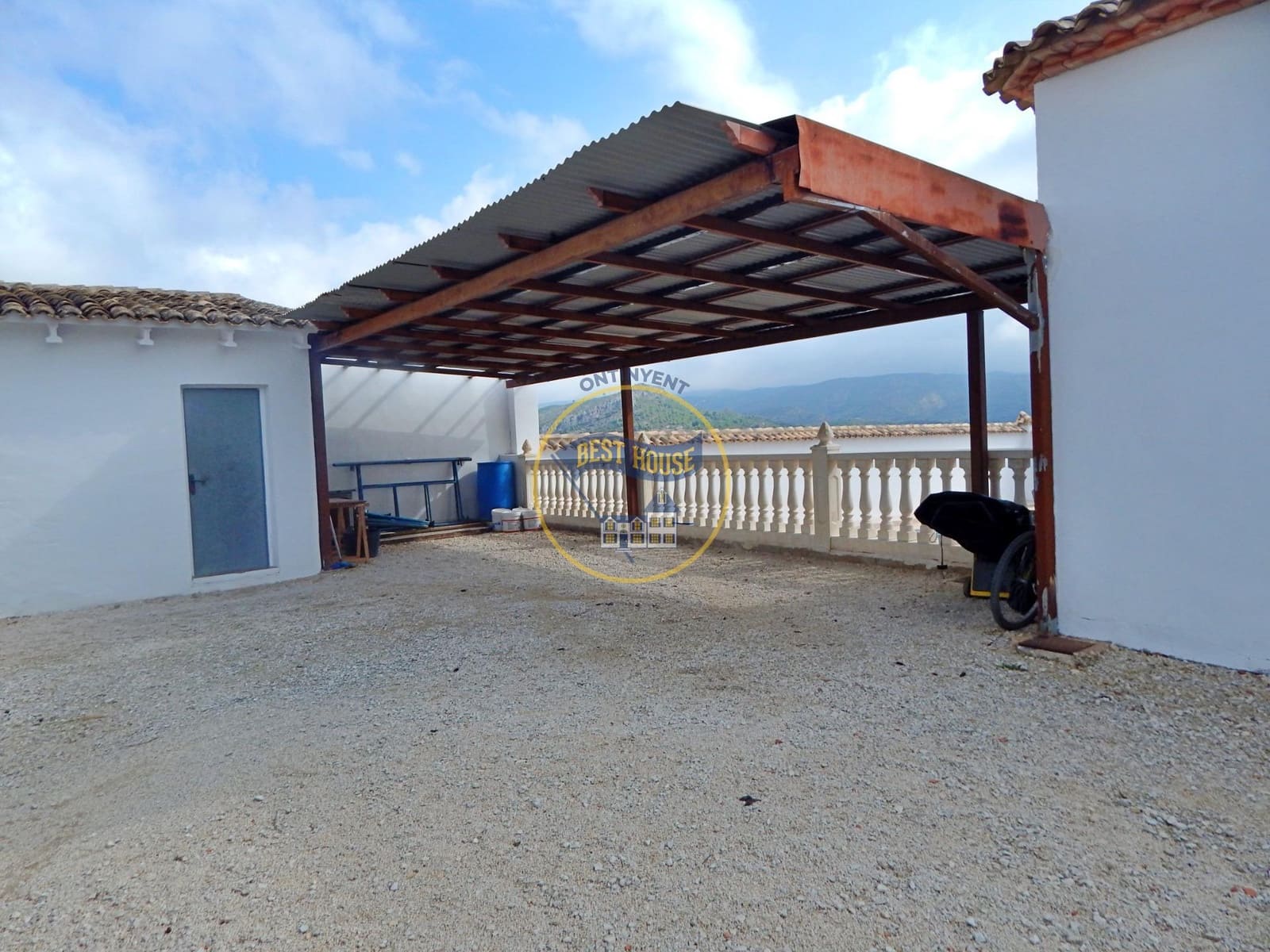 4 bedroom Villa for sale in Llutxent with pool - € 205,000 (Ref: 7790185)