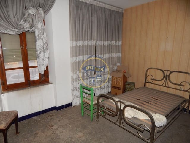 10 bedroom Apartment for sale in Cocentaina - € 95,000 (Ref: 8117805)