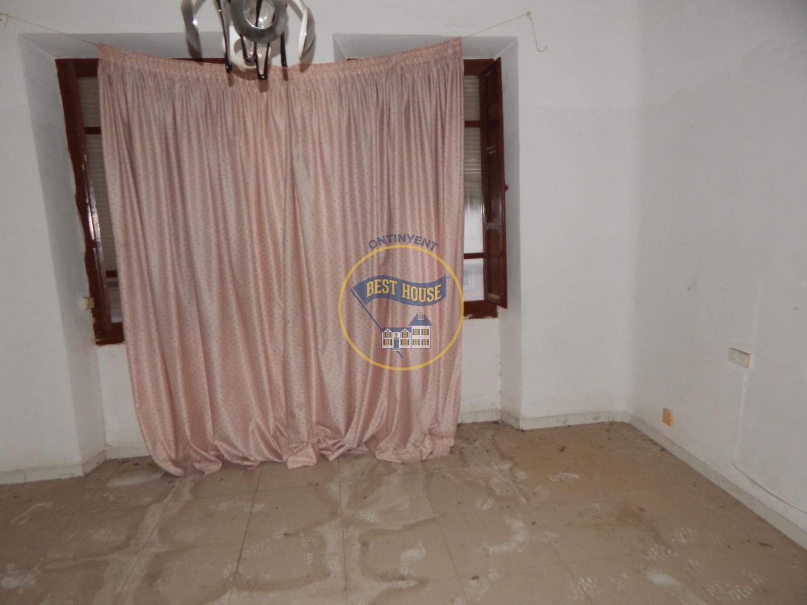 10 bedroom Apartment for sale in Cocentaina - € 95,000 (Ref: 8117805)